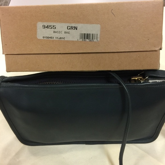 Stunning hunter green coach leather Crossbody - Picture 8 of 8